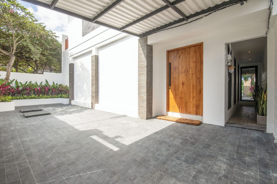 House | 4 bedrooms, desk