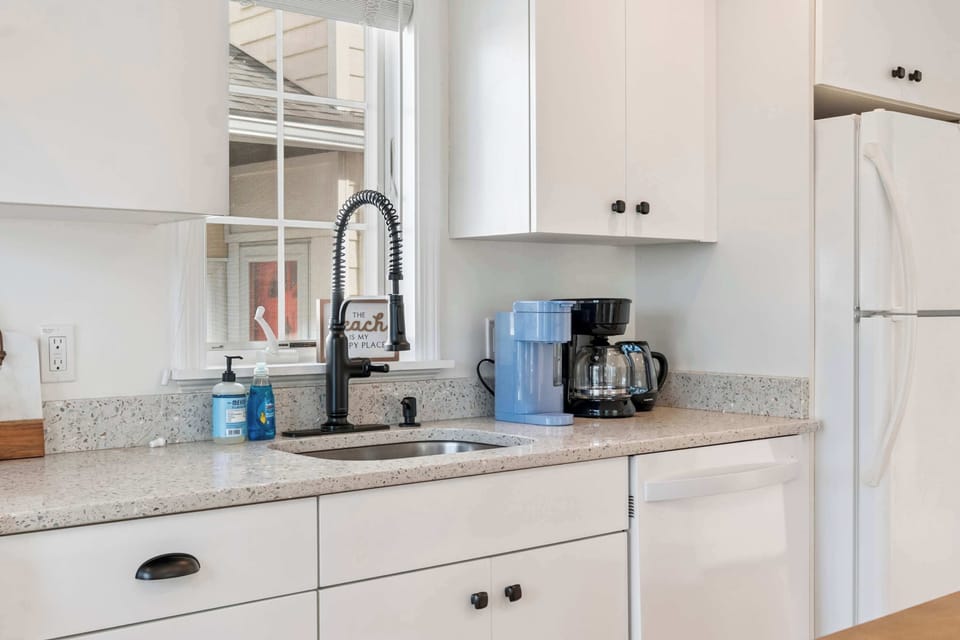 Fully stocked kitchen with all the essentials to make a great meal!