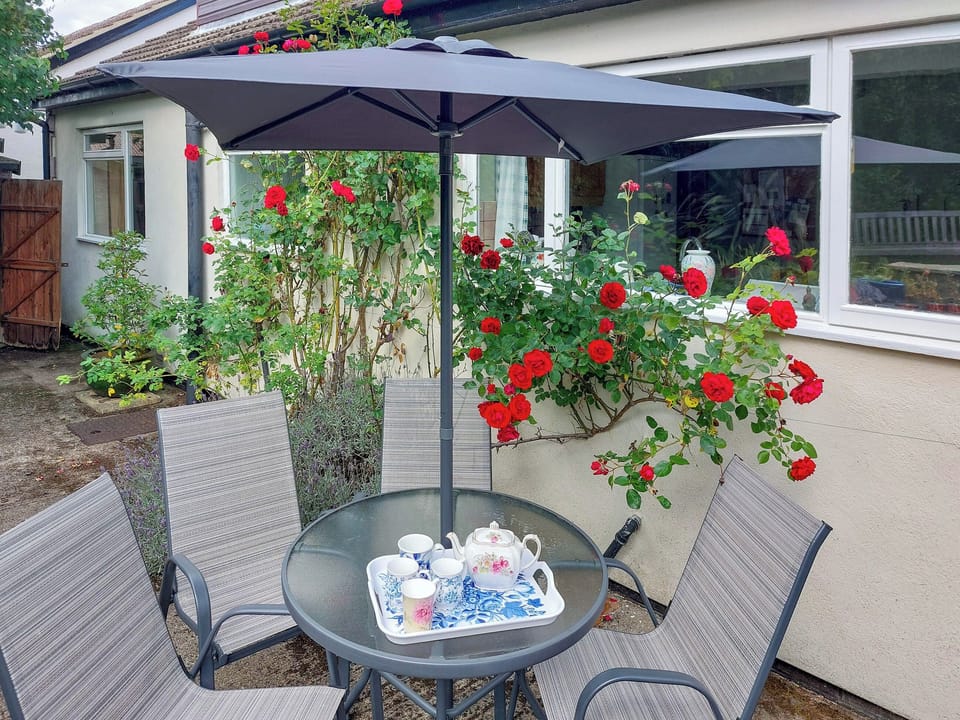 Relax in the scent of roses. | Foxes Retreat, Thornton Watlass, near Masham