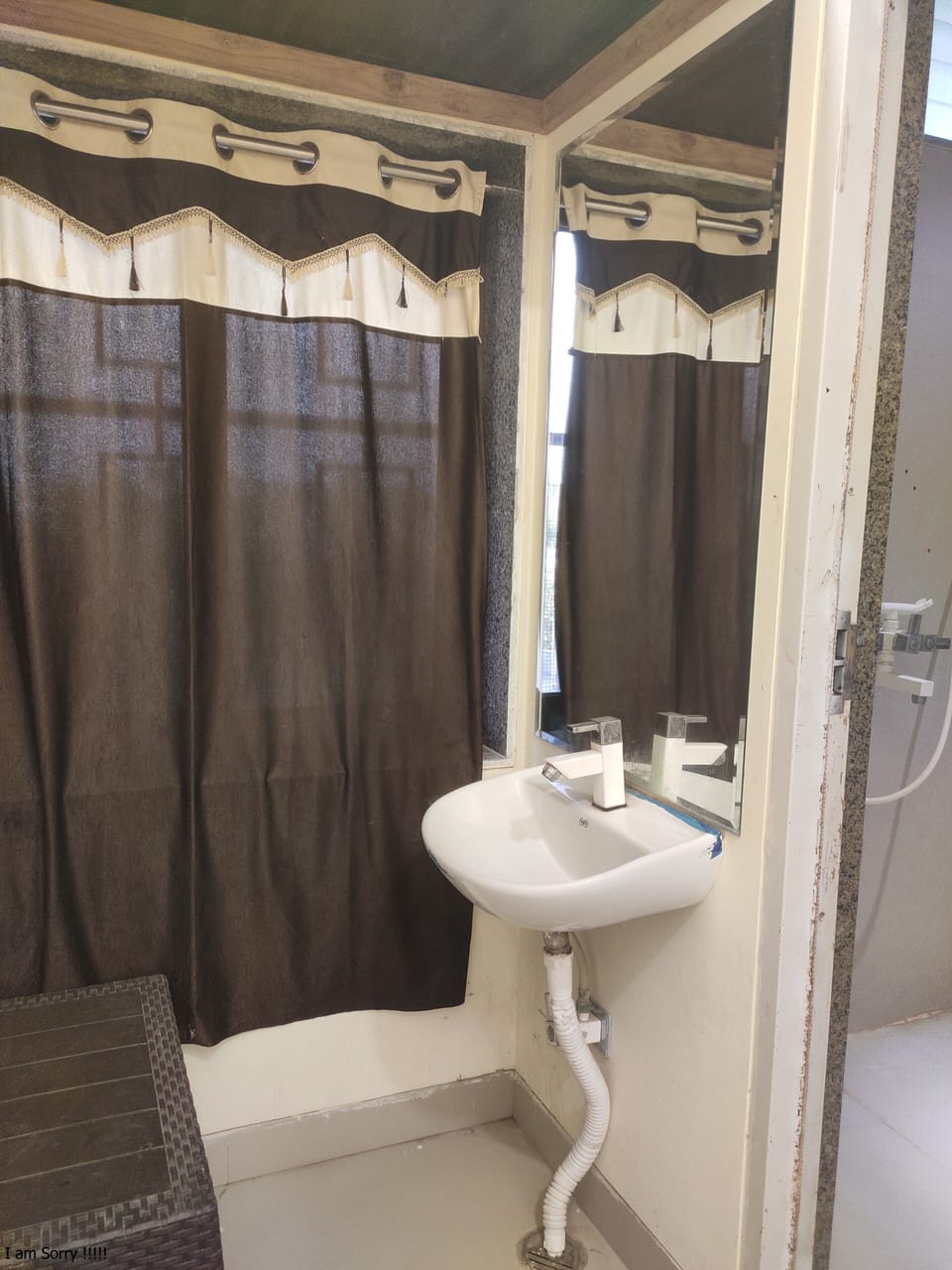 Deluxe Room, City View | Bathroom