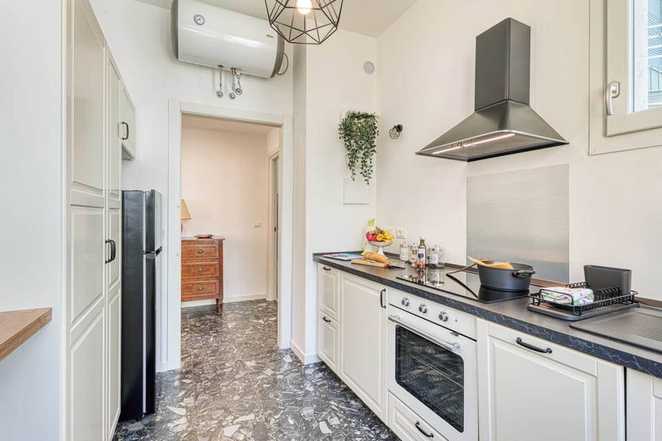 Family Apartment, 1 Bedroom, Balcony (Casa Irene Sanremo Centro Casino) | Private kitchen | Fridge, oven, stovetop, dishwasher