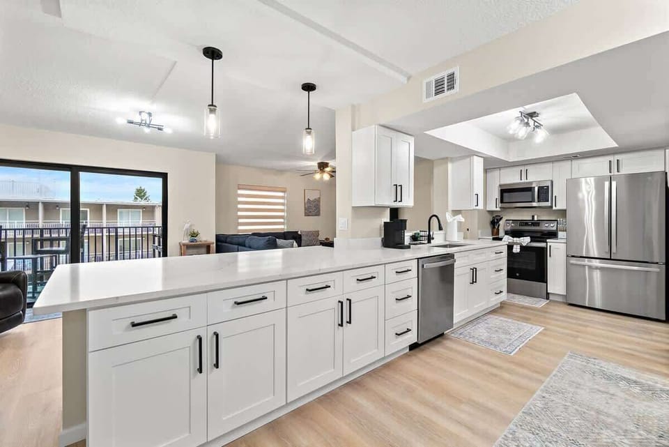 Huge Modern Kitchen