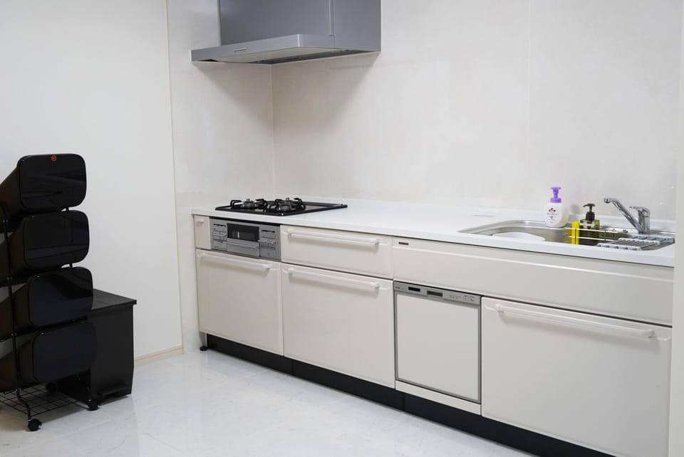 House, 2 Bedrooms, Kitchen, Partial Ocean View | Private kitchen | Fridge, microwave, stovetop, dishwasher