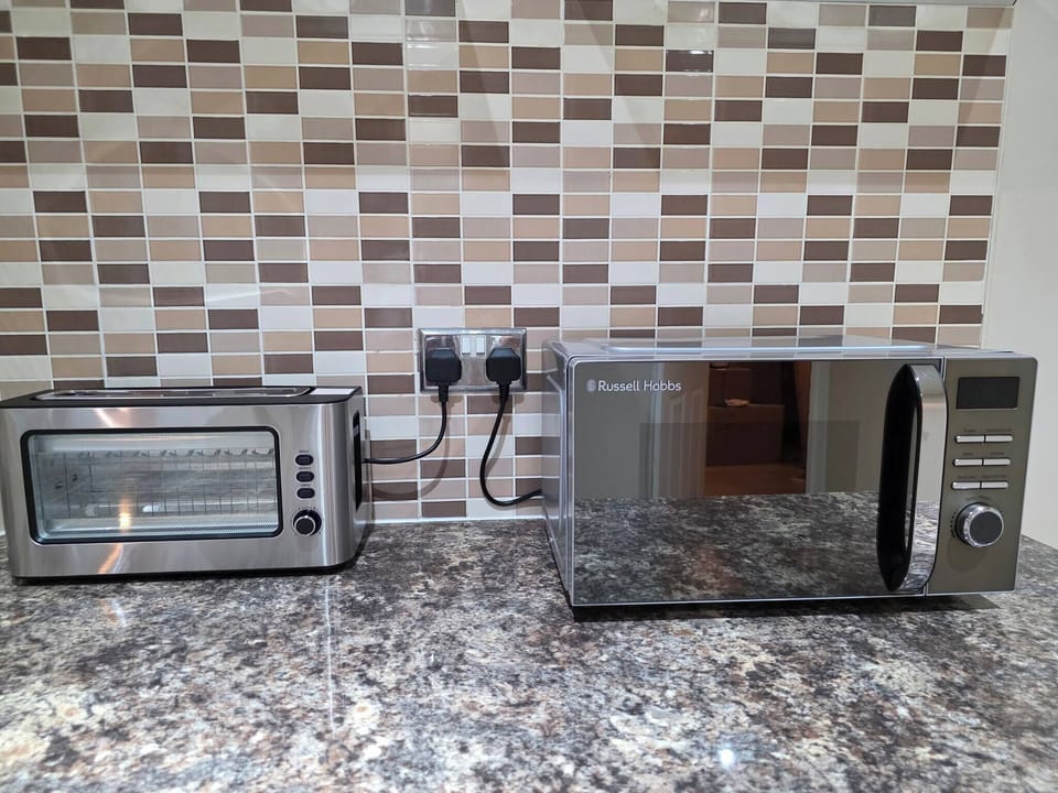 House, 3 Bedrooms | Microwave