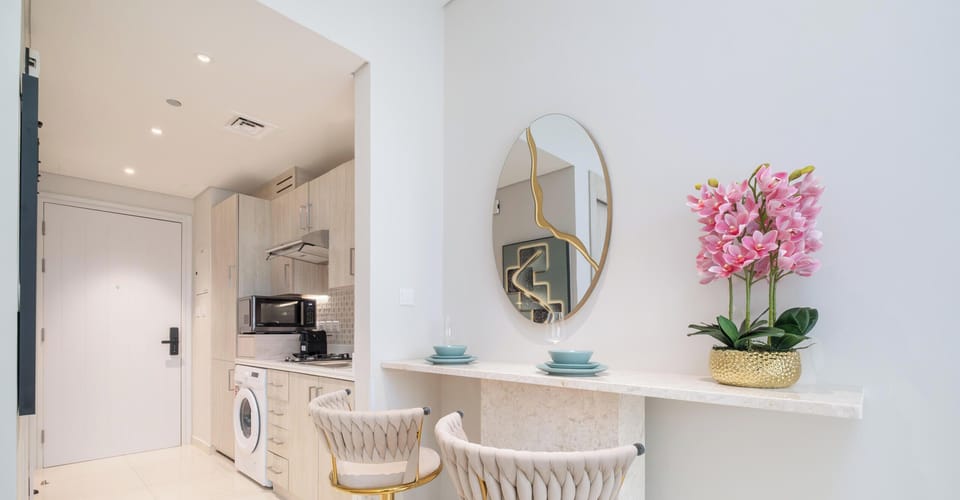 Studio, Balcony, Partial Sea View | In-room dining