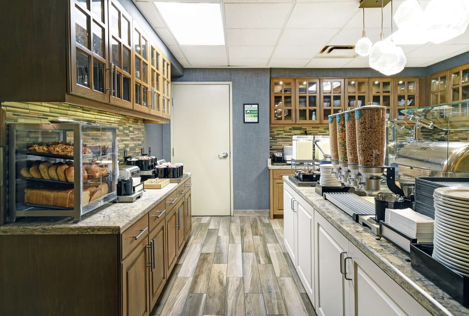 Free daily buffet breakfast