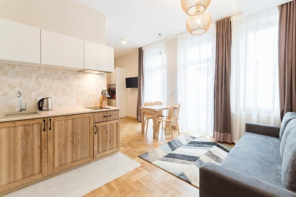 Junior Suite, Balcony | Iron/ironing board