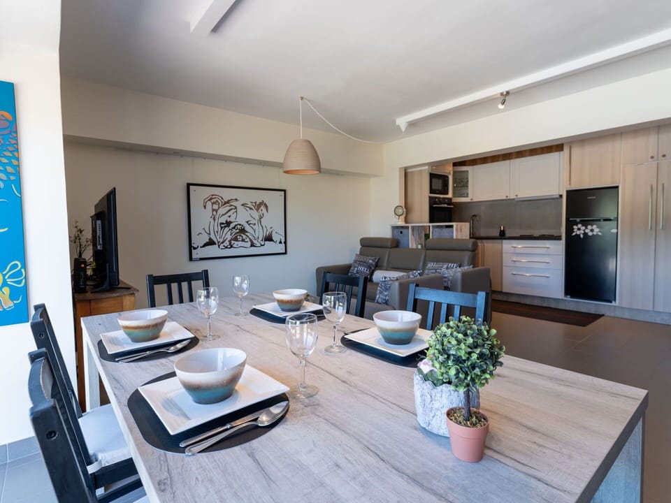 Furniture, Interior Design, Flooring, Floor, Ceiling, Wood, Room, Kitchen & Dining Room Table, Kitchen, Table