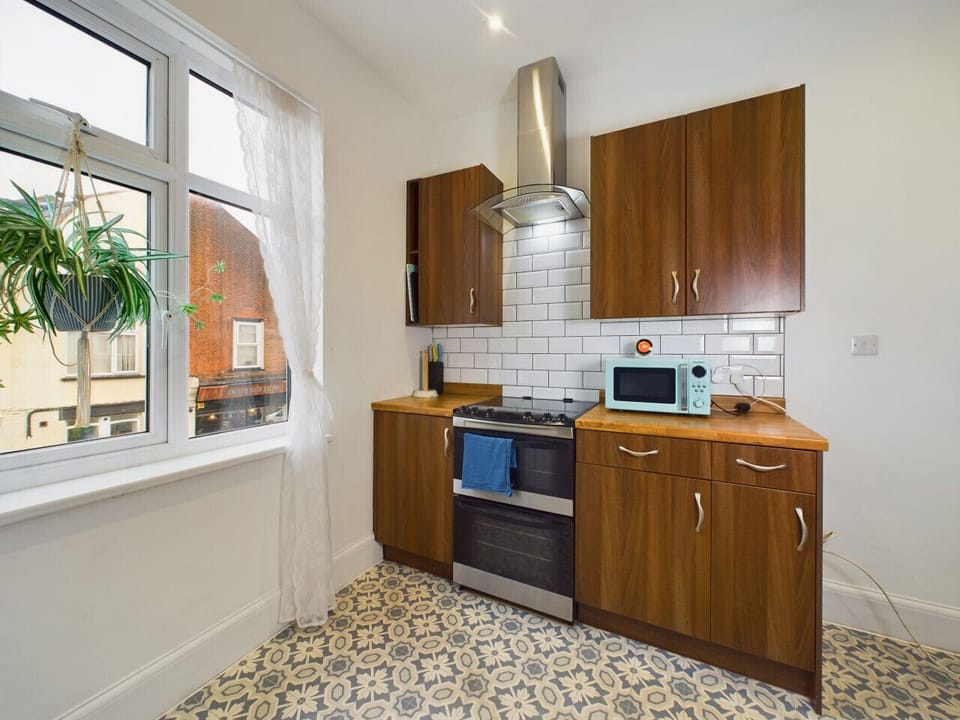 Full Kitchen