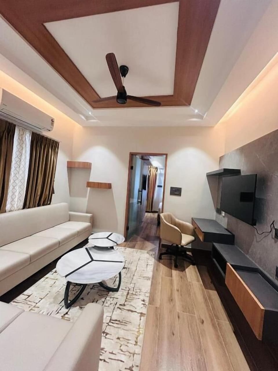 Executive Suite | Living area | LED TV