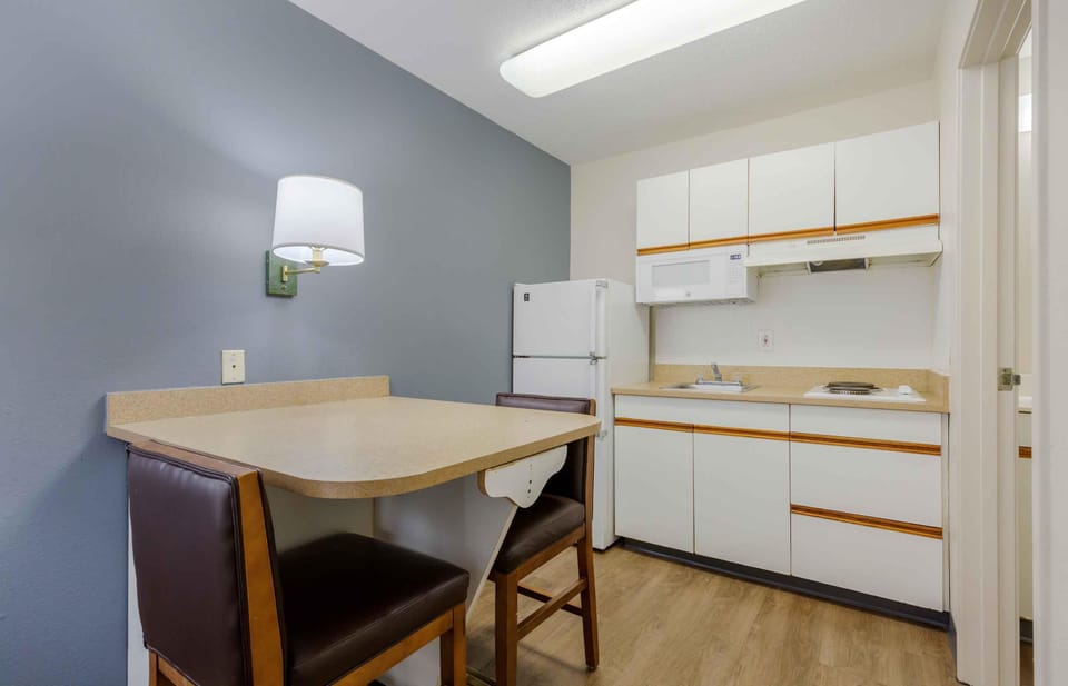 Studio, 2 Double Beds, Non Smoking | Private kitchen | Coffee/tea maker, full-size fridge, microwave, stovetop