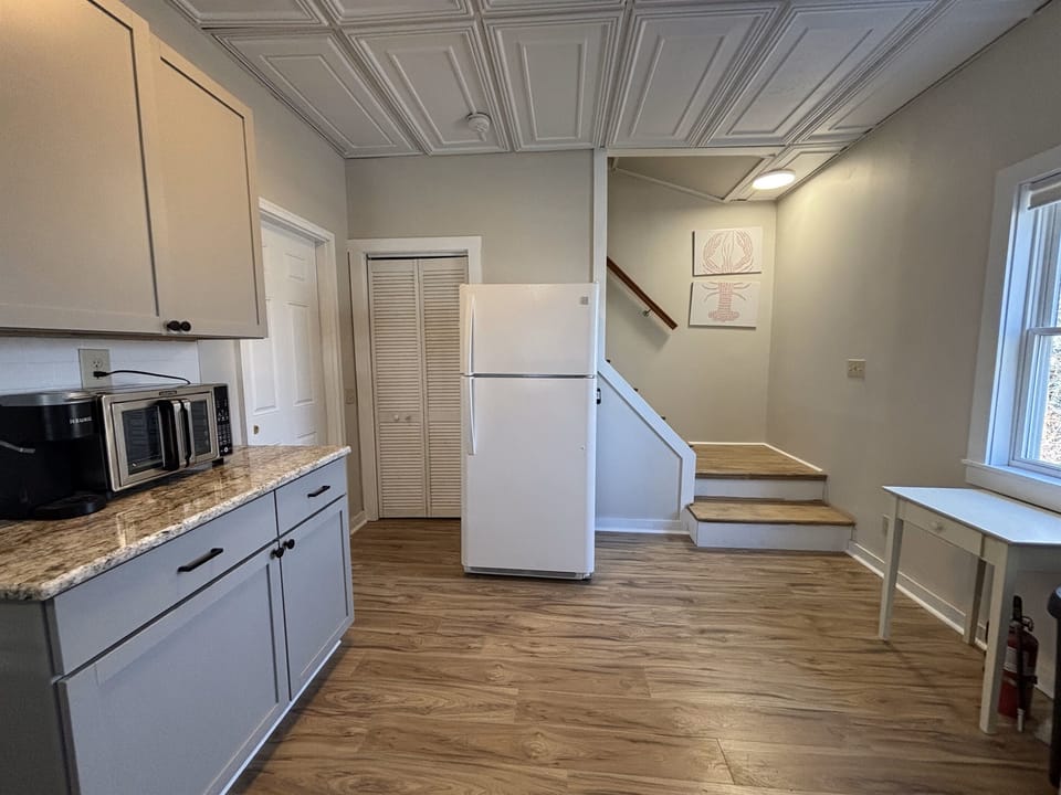 Cottage Kitchen 1
