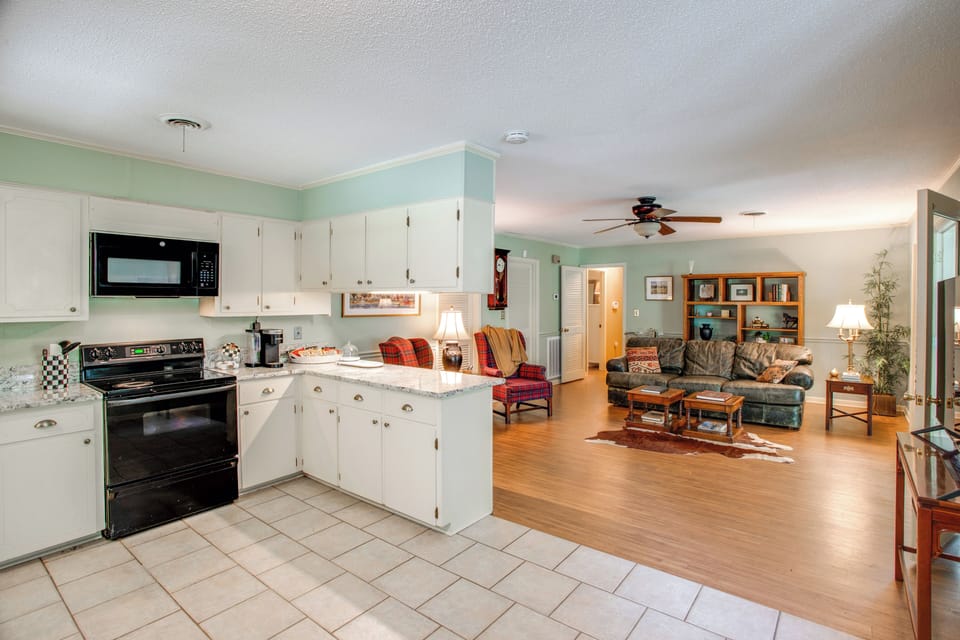 House (3 Bedrooms) | Interior