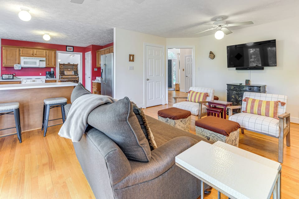 House (3 Bedrooms) | Interior