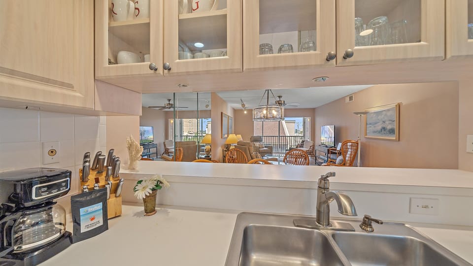 Condo, 2 Bedrooms | Interior