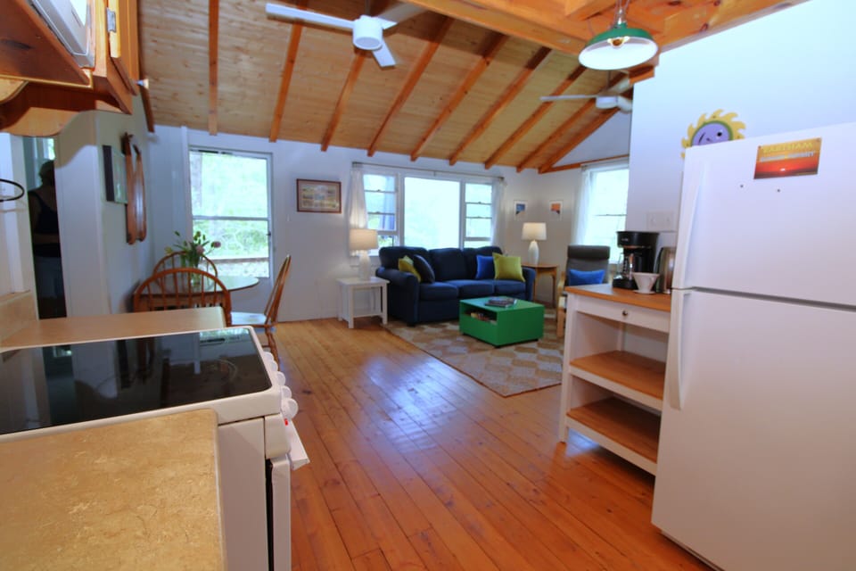 Kitchen Looking To Family Room