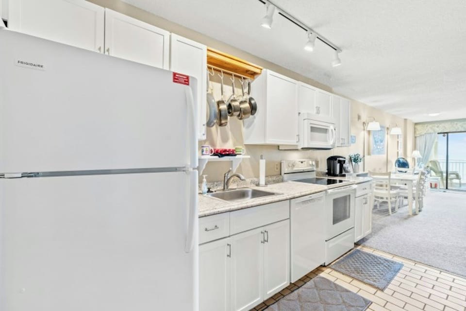 A fully stocked kitchen makes meal preparation a breeze.