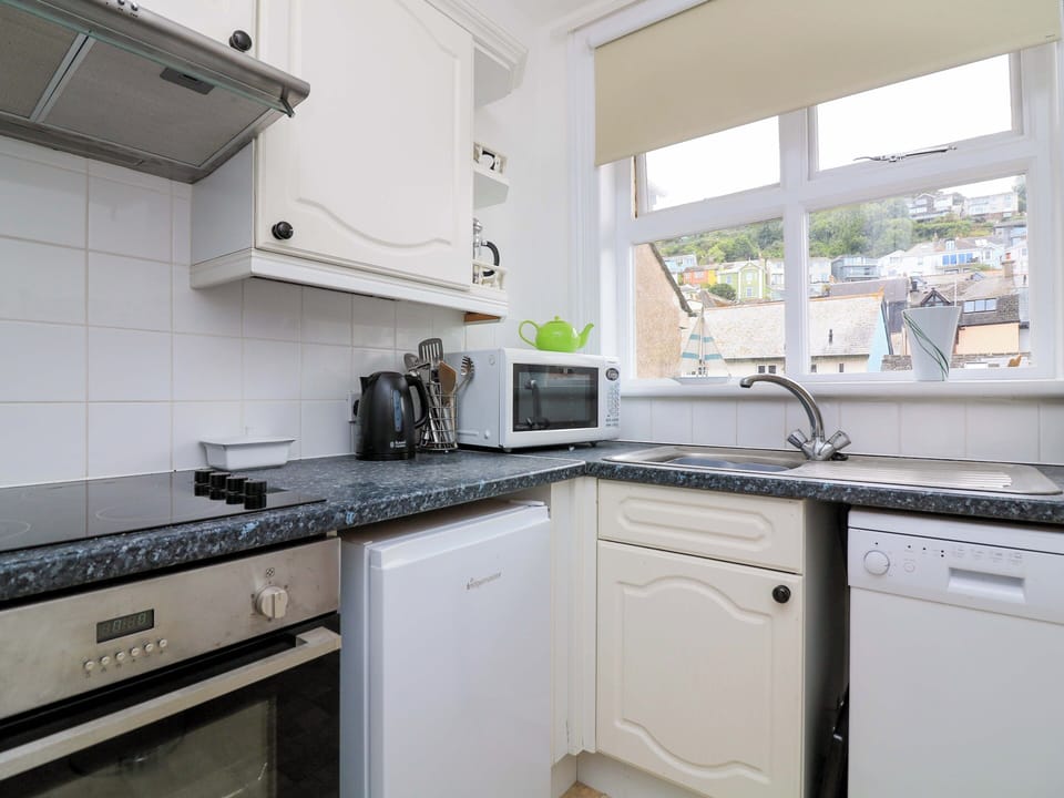 Cottage | Private kitchen | Fridge, microwave, dishwasher, toaster