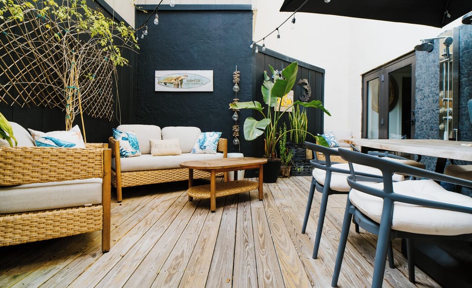 Outdoor dining