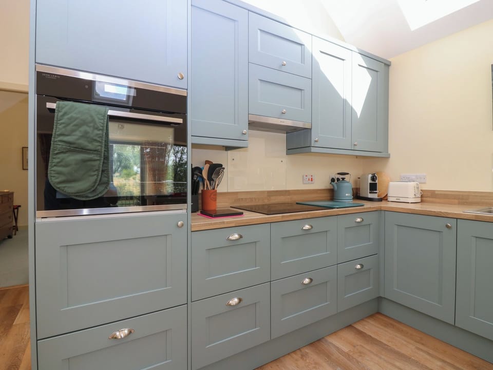 Fridge, microwave, dishwasher, toaster