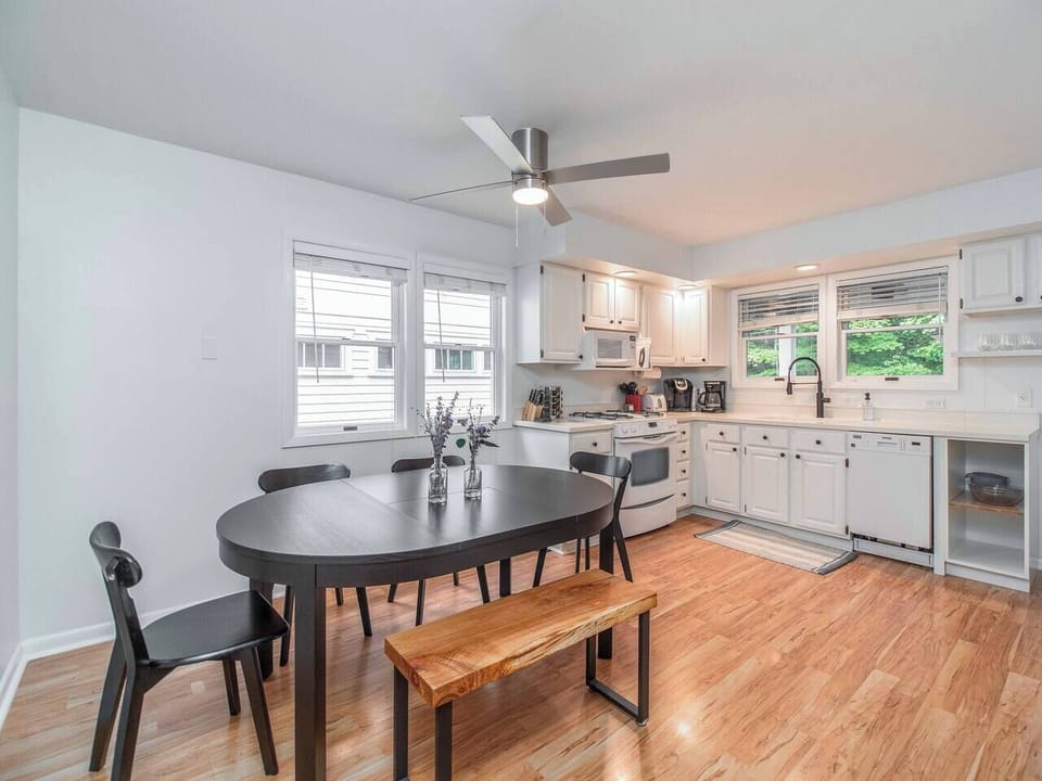 Dining area in downstairs kitchen