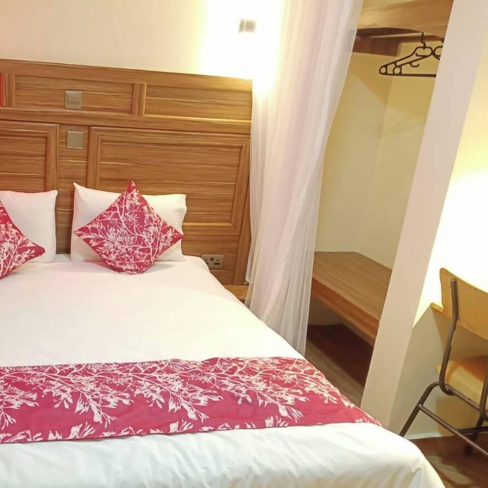 Deluxe Double Room, City View | Free WiFi, bed sheets