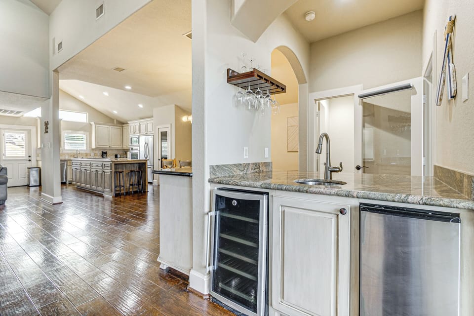 Wet Bar | Upper Floor