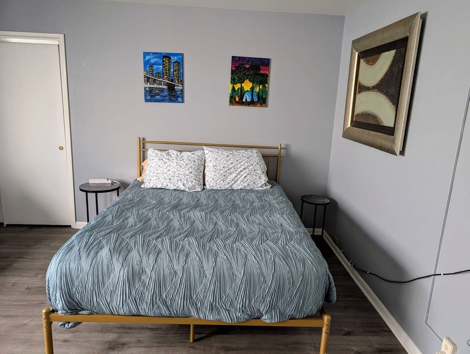 queen bed 