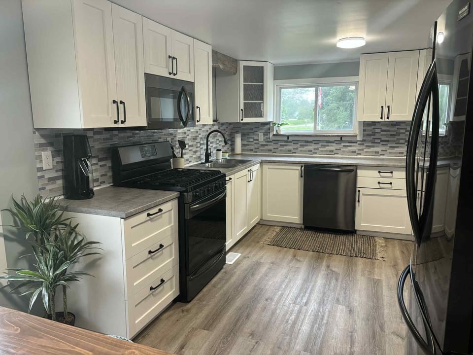 Full kitchen