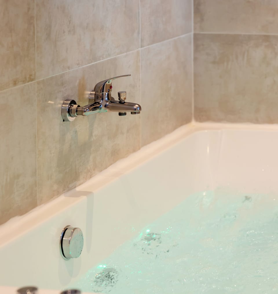 Baignoire balnéo
