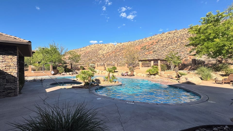 Resort Pool & Hot Tub