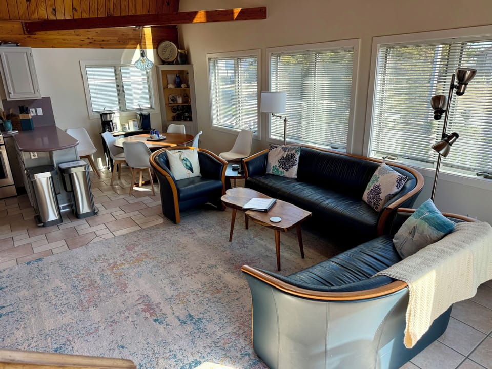 First look at the common area-- seating on the right with dinning behind.
