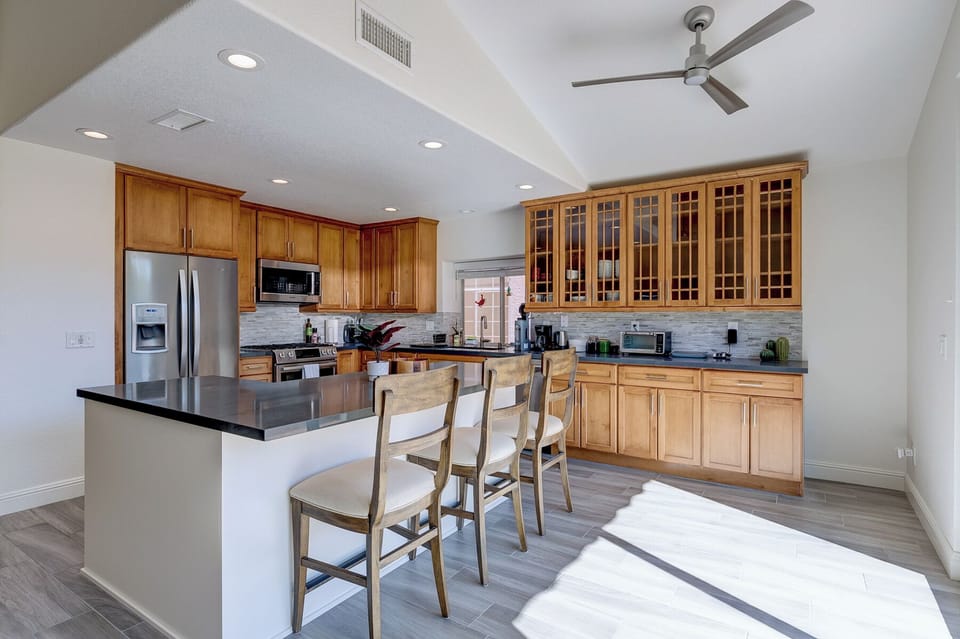 Open Kitchen/Dining