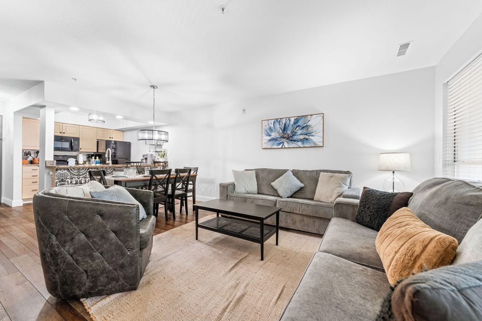 Living Space with Sleeper Sofa, Cable TV