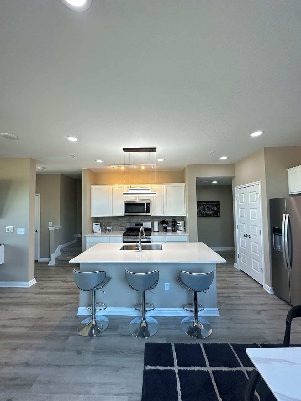Luxury Condo, Park View | Private kitchen | Cleaning supplies, paper towels