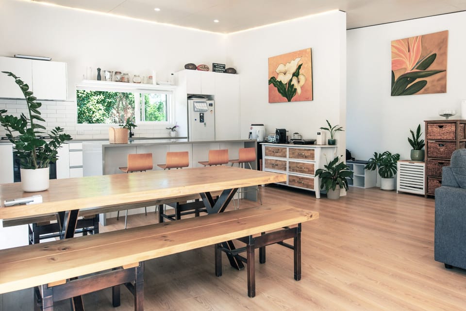Premium Villa, Garden View | In-room dining