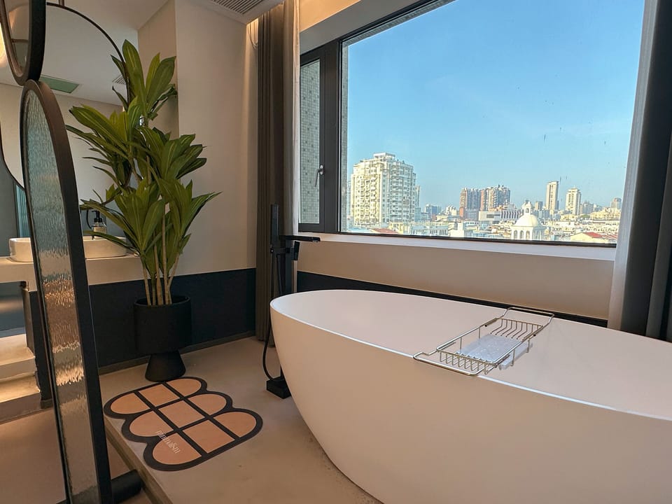 Classic Double Room | Bathroom | Separate tub and shower, hydromassage showerhead, free toiletries