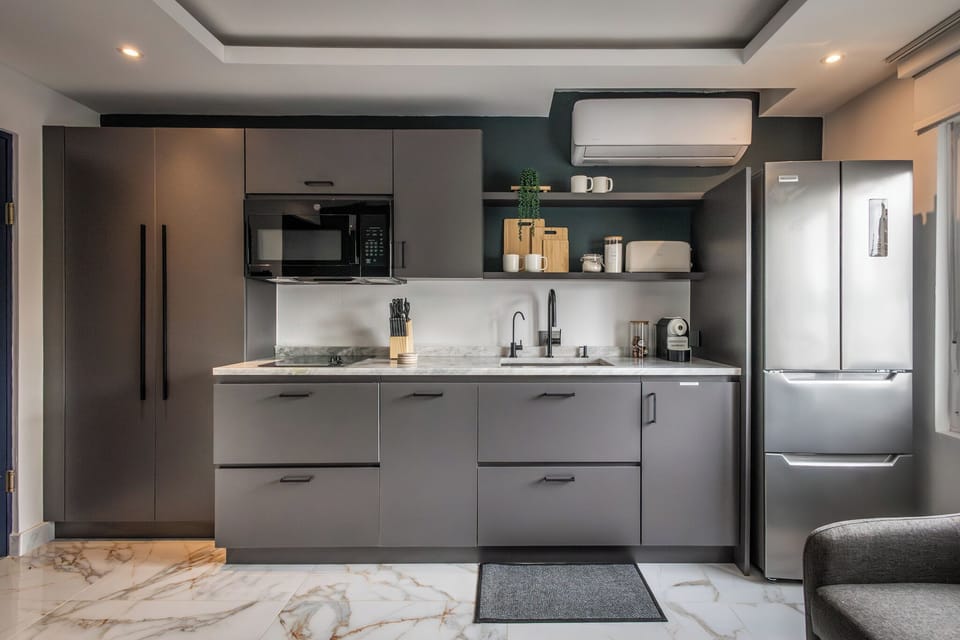 Apartment, 1 King Bed with Sofa bed, Non Smoking, Kitchen | Private kitchen | Toaster