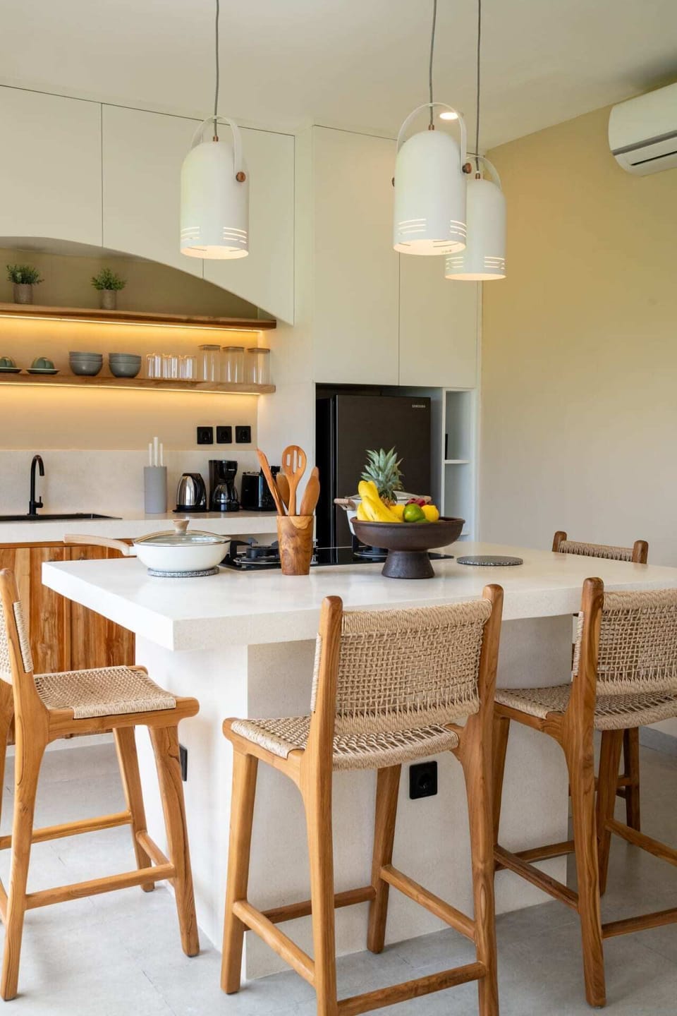 Basic Villa | Private kitchen | Fridge, microwave, stovetop, toaster