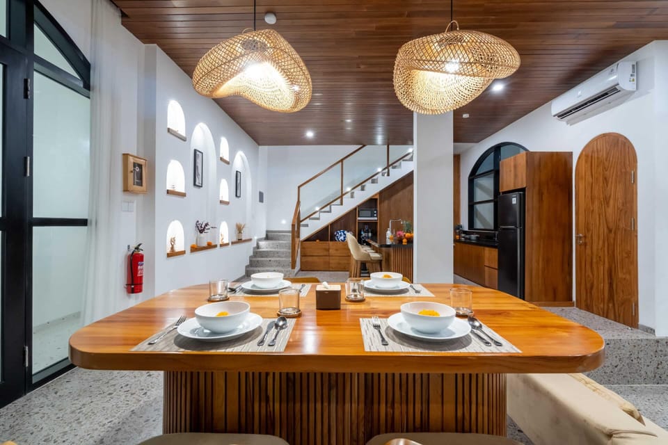 Basic Villa | Dining