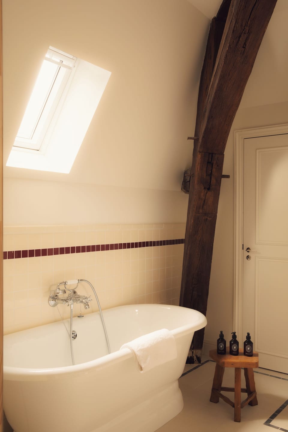 Signature Suite | Bathroom | Slippers
