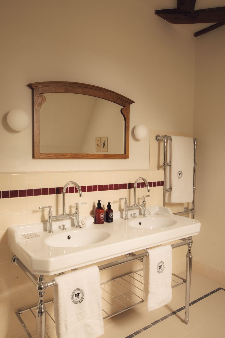 Signature Suite | Bathroom | Slippers