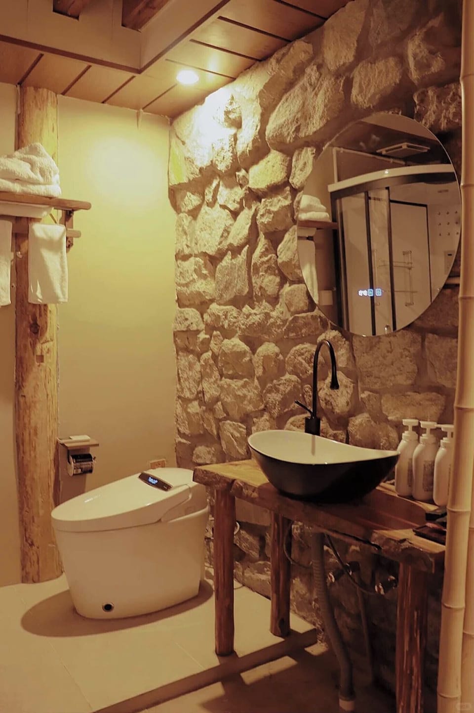 Romantic Double Room | Bathroom | Hair dryer, bathrobes, slippers, towels