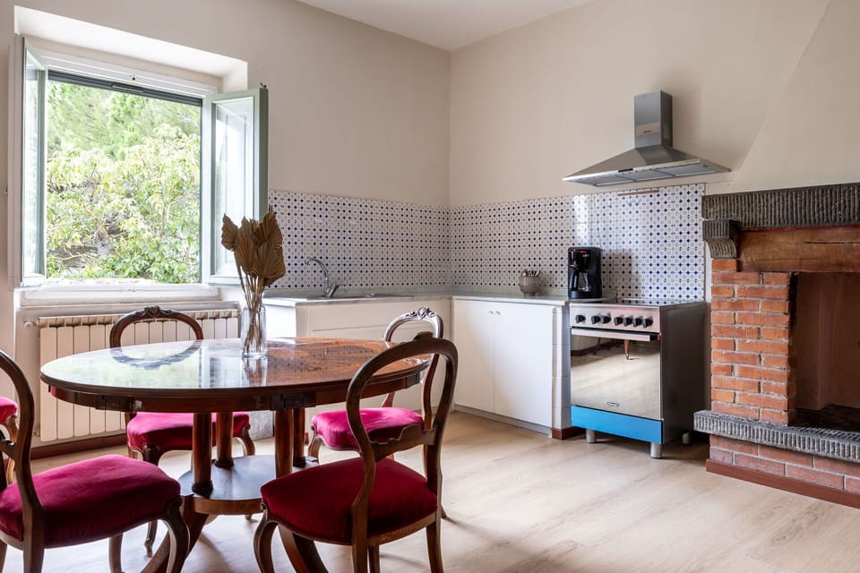 Autumn, Kitchen, Living Room, Spring, Summer