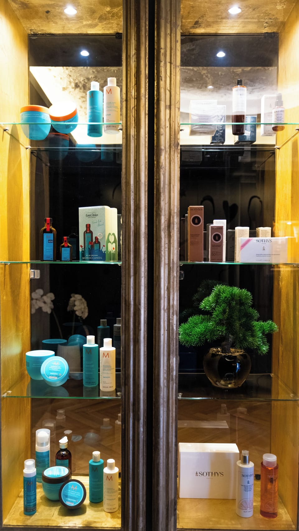 Sauna, hot tub, steam room, Turkish bath, body treatments