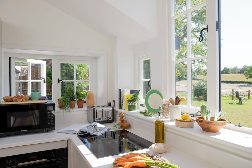 Cottage, Patio, Garden View | Private kitchen | Electric kettle, highchair