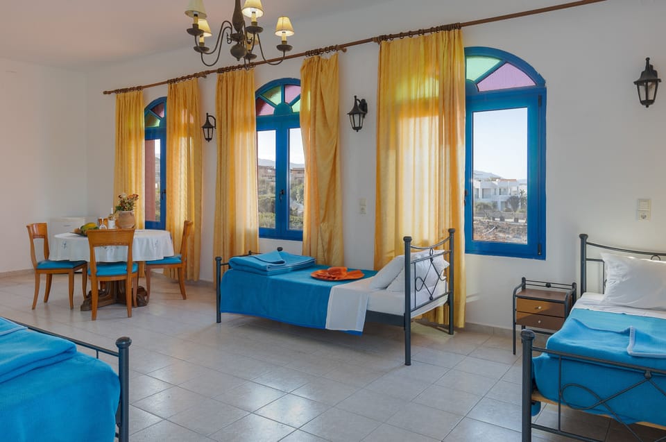 Family Studio, Bay View | In-room safe, free WiFi