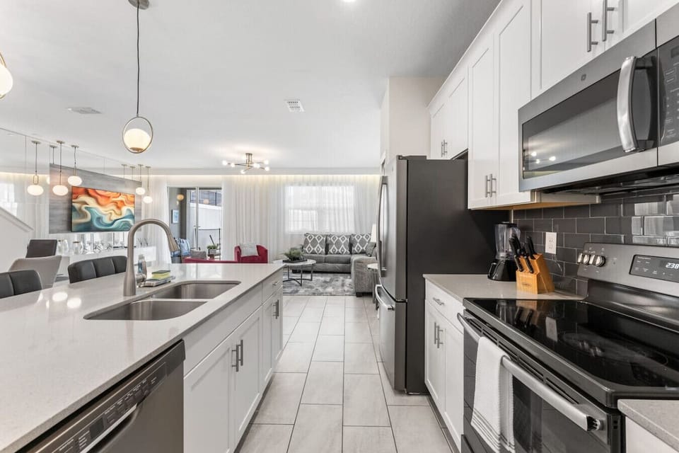 Fully equipped Kitchen#Disney #Parks #kingdom #springs #StoreyLake #Apartment #Vacation #Rental #waterpark #Kissimmee #Orlando #universal #citywalk