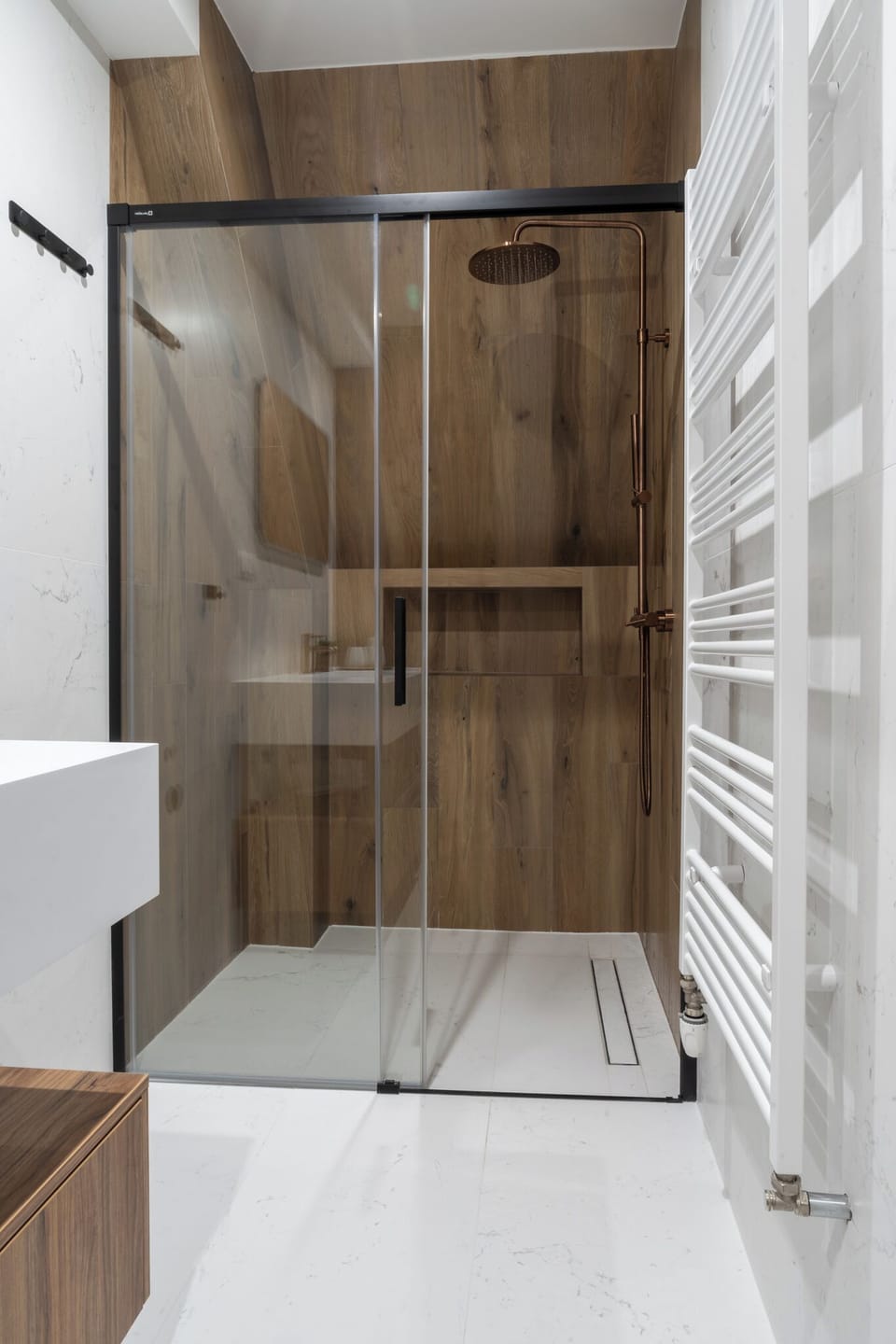 Deluxe Suite, Balcony | Bathroom