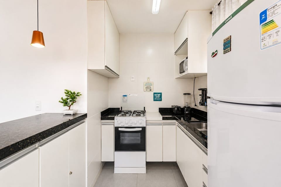 Deluxe House, 3 Bedrooms, Poolside | Private kitchen | Coffee/tea maker, fridge, microwave, oven